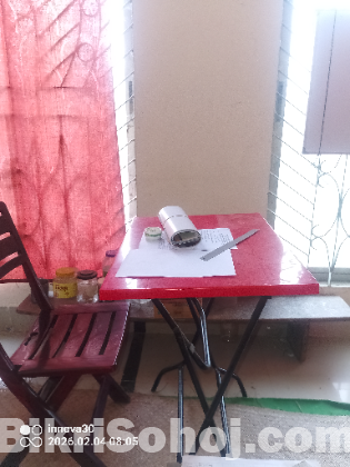 পড়ার টেবিল